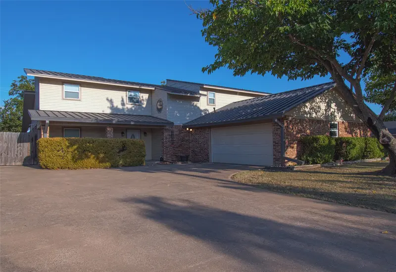 124 Freese Drive, Sanger