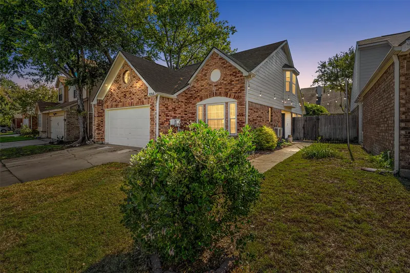 2054 Wanderlust Drive, Lewisville