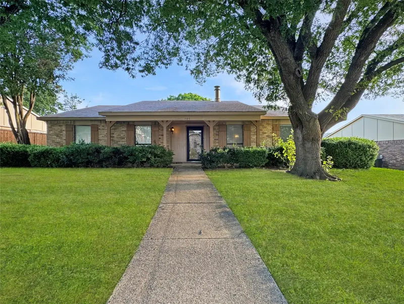 705 Priscilla, DeSoto
