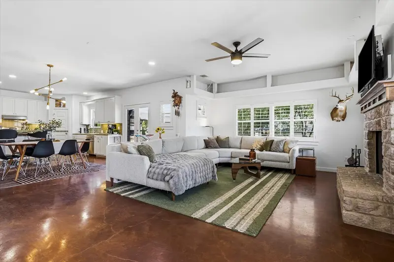 8252 Money Lane, Fort Worth