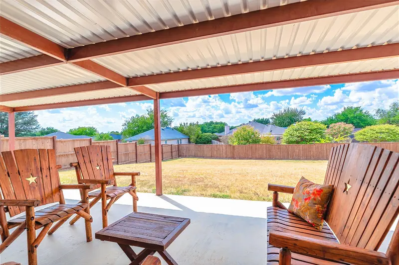 521 N Avenue E, Springtown
