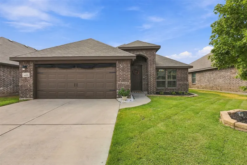 4153 Mountain Meadow Road, Fort Worth