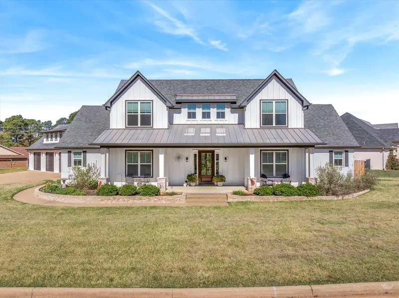 202 Winged Foot Drive, Hideaway