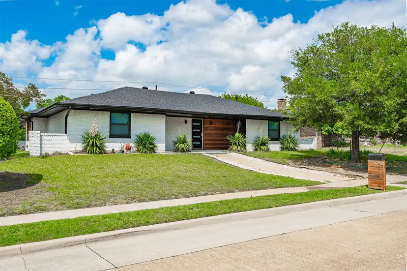 2760 N Hillbrier Circle, Plano