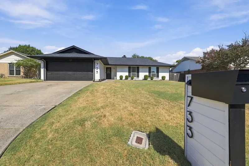 733 Montvale Drive, Mansfield