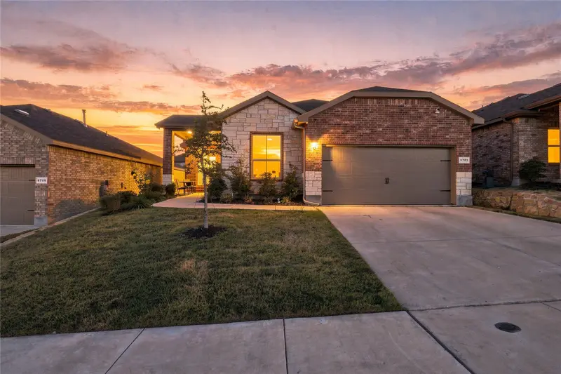 9733 New Bern Drive, Fort Worth