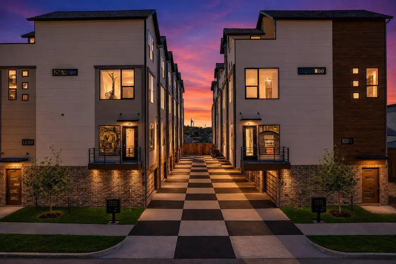 710 W 10th Street, Dallas