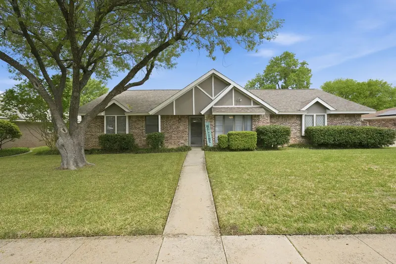 6521 Riviera Drive, North Richland Hills