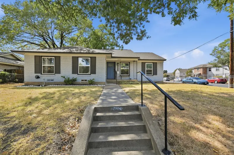 2421 Hillburn Drive, Dallas