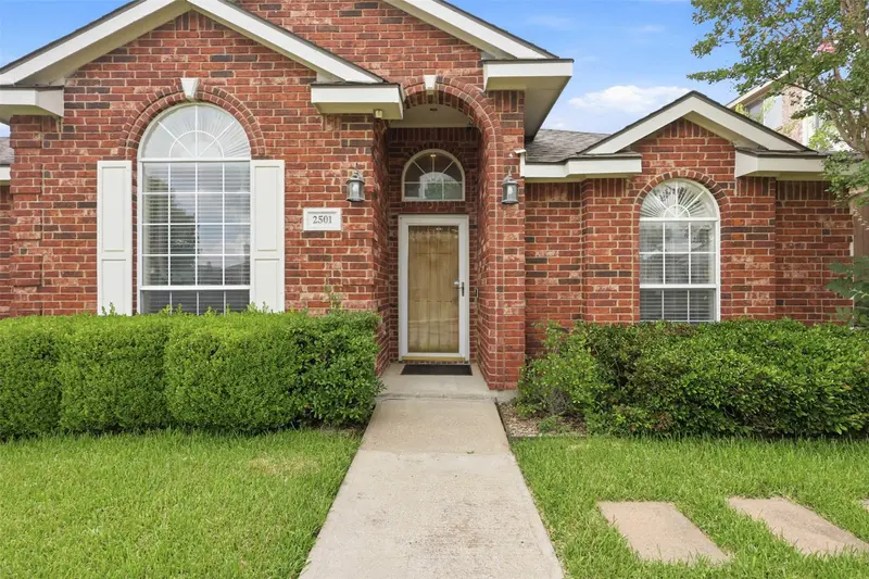 2501 Saddlehorn Drive, Mesquite