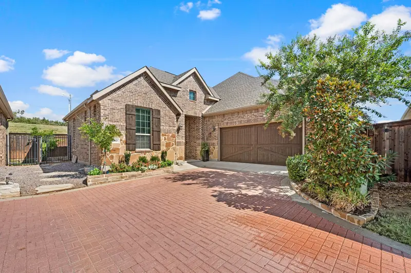 1833 Spotted Fawn Drive, Arlington