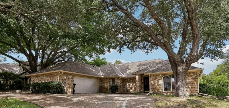 1717 Edgewater Drive, Plano