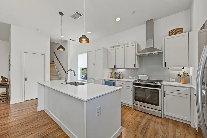2310 N Fitzhugh Avenue, Dallas