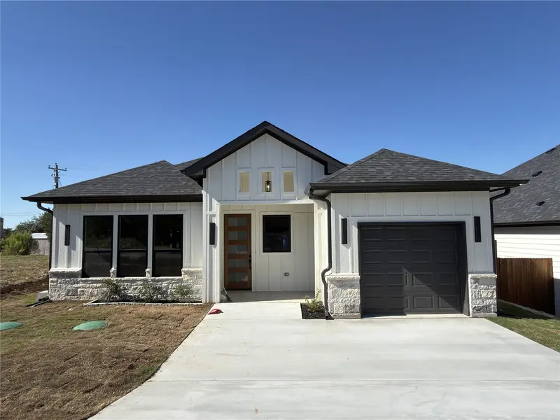 3414 Brazos River Drive, Granbury