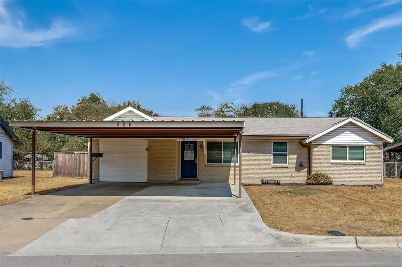 336 Saddle Trail, Saginaw