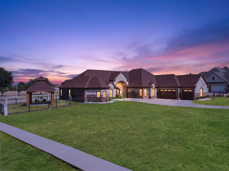 2521 Garrett Court, Cedar Hill