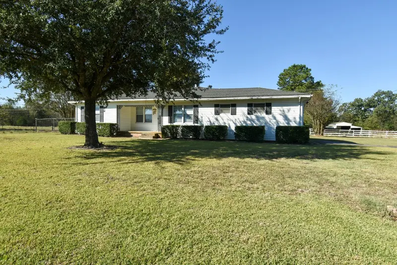 1191 County Road 4186, Quitman