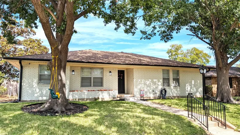 1417 Charleston Drive, Garland