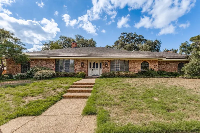 3716 Stoney Creek Road, Fort Worth