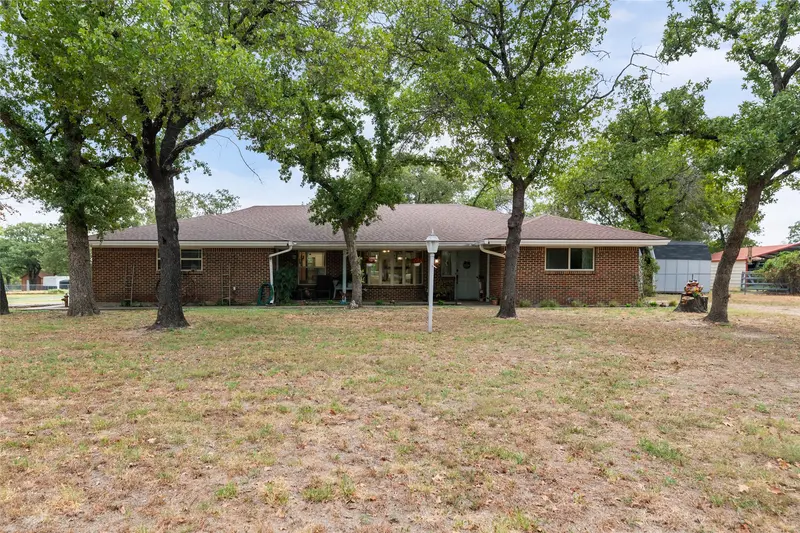 214 De La Cruz Street, Weatherford