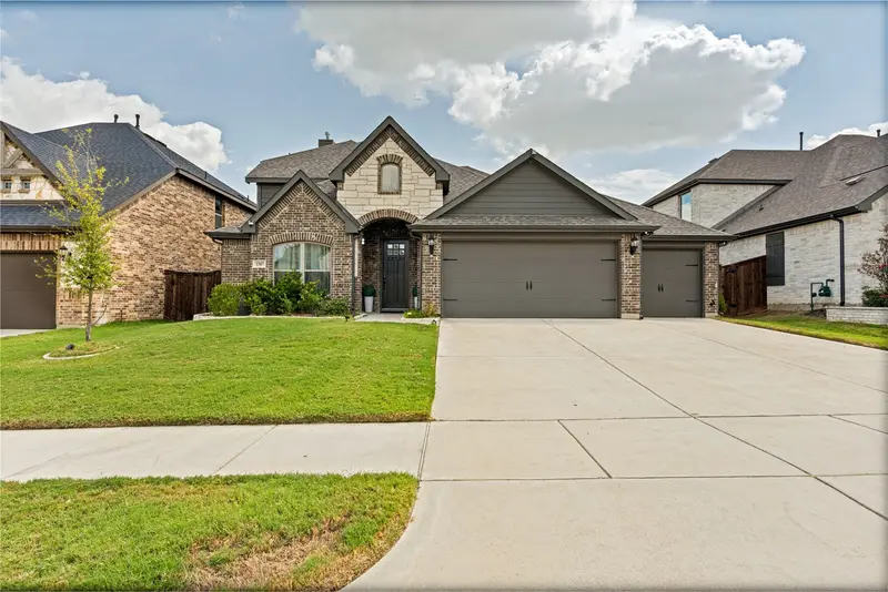 1507 Evening Primrose, Mansfield