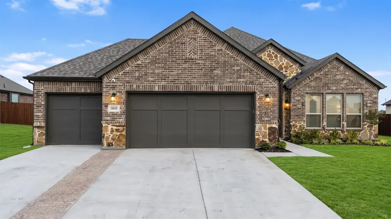 1809 Hidden Creek Drive, Midlothian