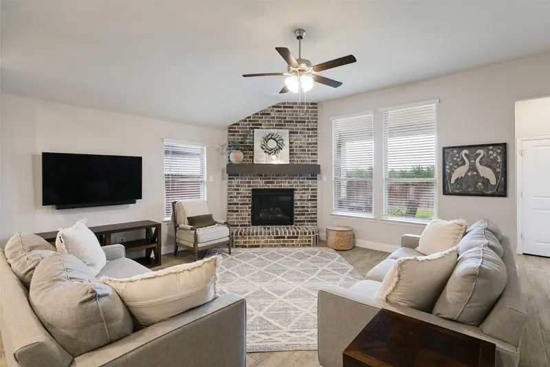 5924 Pine River Lane, Fort Worth