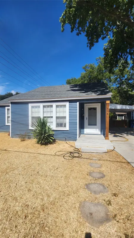 608 W Baldridge Street, Ennis