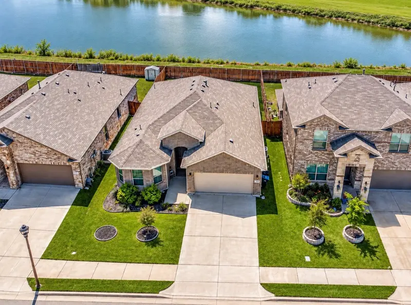 221 Oldcastle Way, Fort Worth