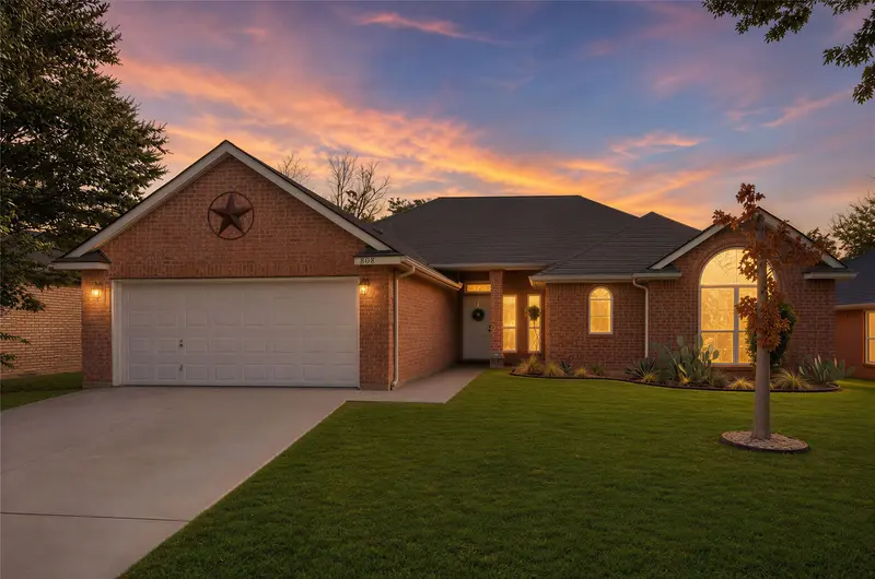 1808 Estates Drive, Mansfield