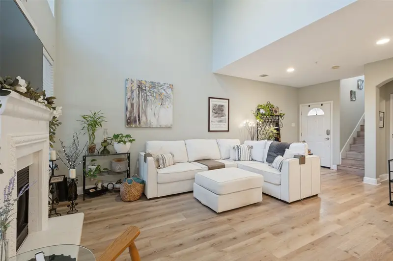 604 Jamboree Way, Euless