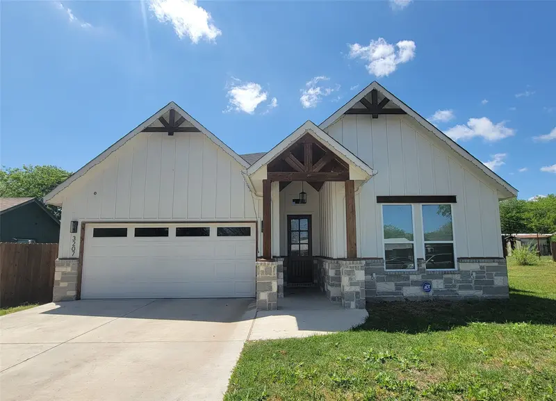 3207 NW 30th Street, Fort Worth