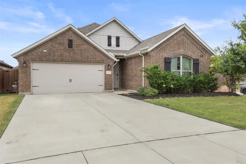 6152 Cobbetts Pond Lane, Fort Worth