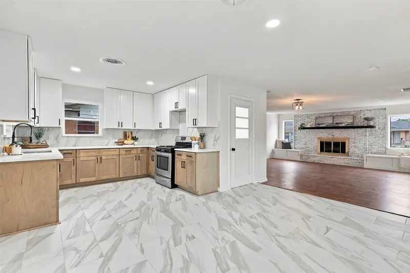 1112 Noble Avenue, Carrollton