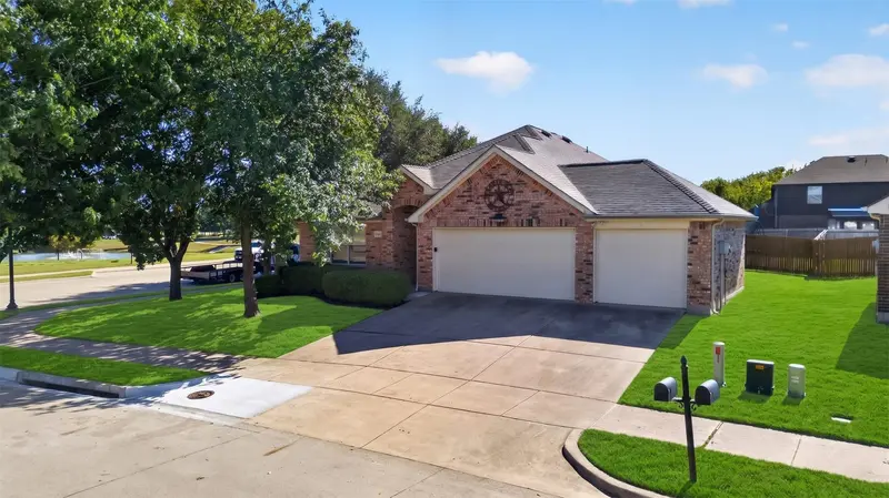 4001 Bridge Water Road, Heartland