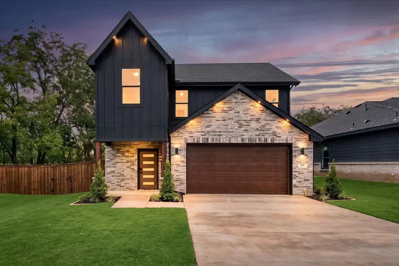 101 Iron Horse Lane, Denison