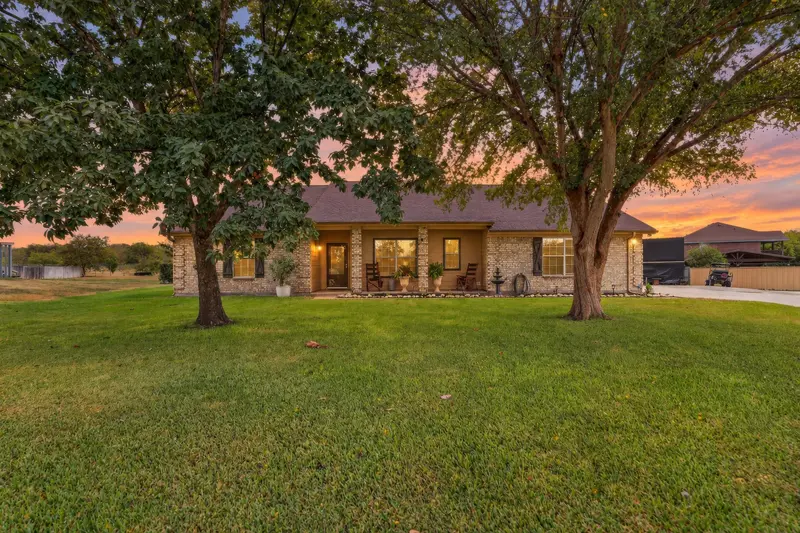 10425 Brangus Drive, Crowley