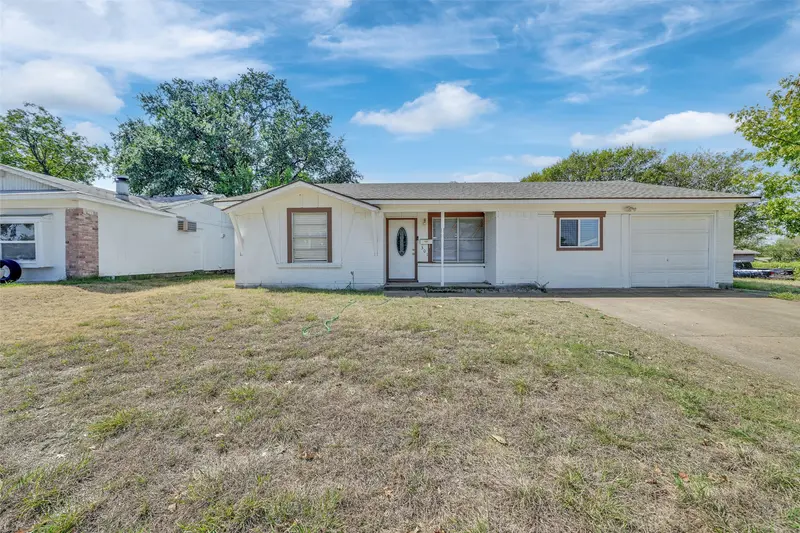 301 S Forest Crest Drive, Garland