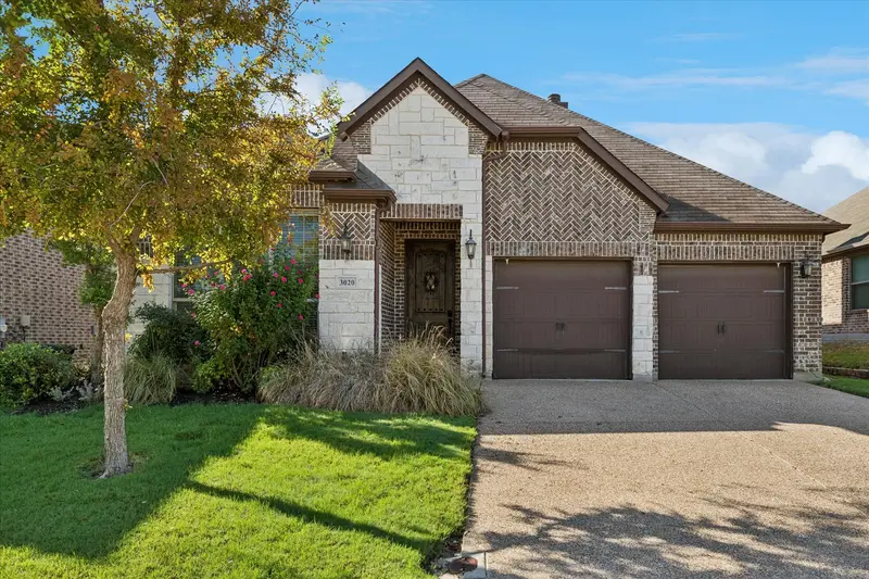 3020 Waterfall Drive, Fort Worth