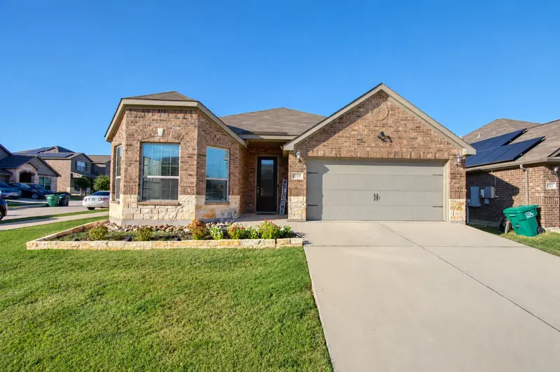 717 Lansman Trail, Denton