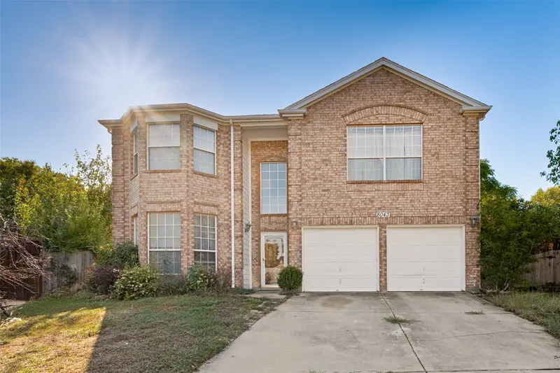 8043 Southern Pine Way, Fort Worth