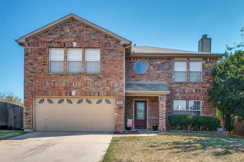 220 Sunset Oaks Drive, Fort Worth