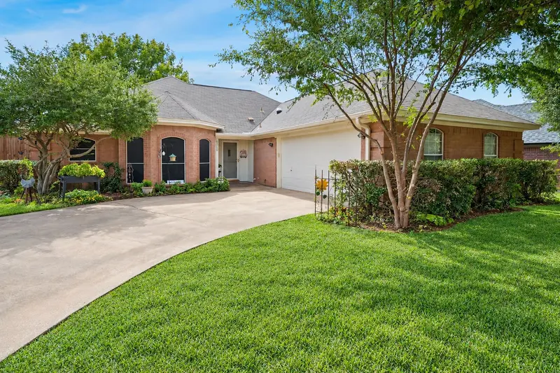 8920 Ashcraft Drive, North Richland Hills