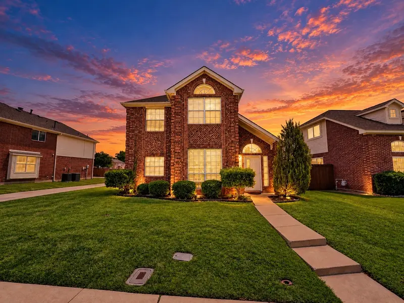 1402 Stone Canyon Way, Lewisville