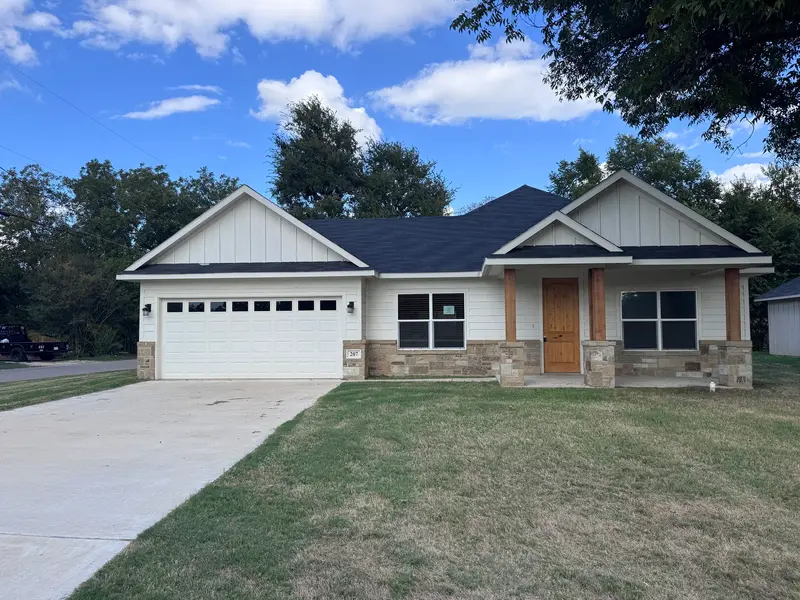 207 S Washington Street, Cleburne