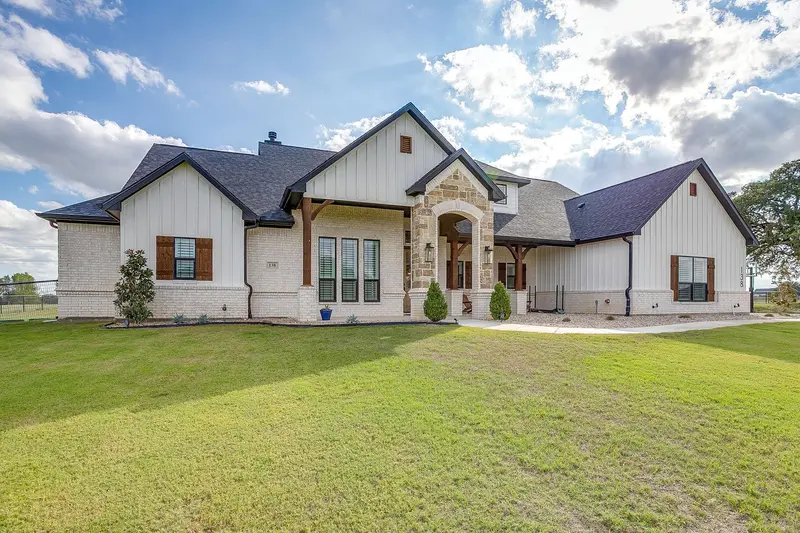 138 Bittersweet Trail, Weatherford