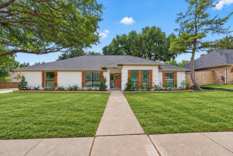 10117 Stoneleigh Drive, Benbrook